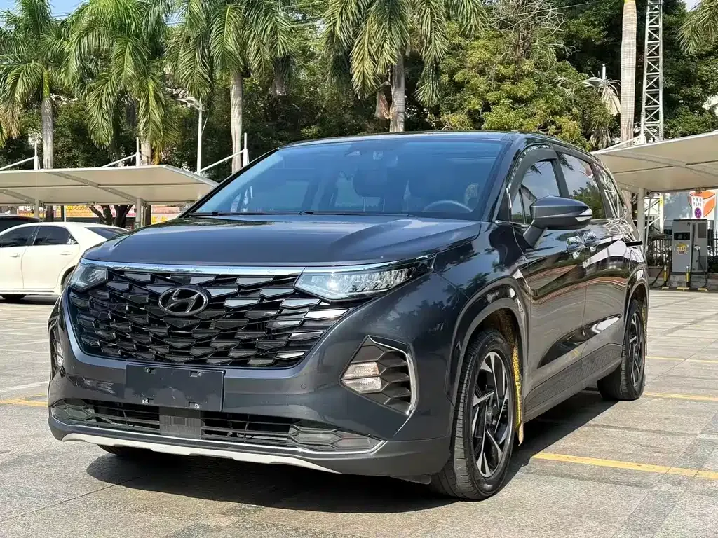 Hyundai Custo — фото 1