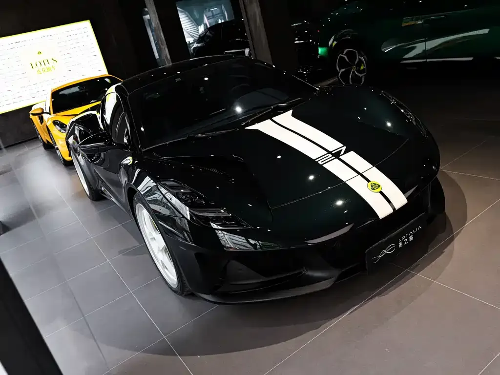 Lotus Emira — фото 10