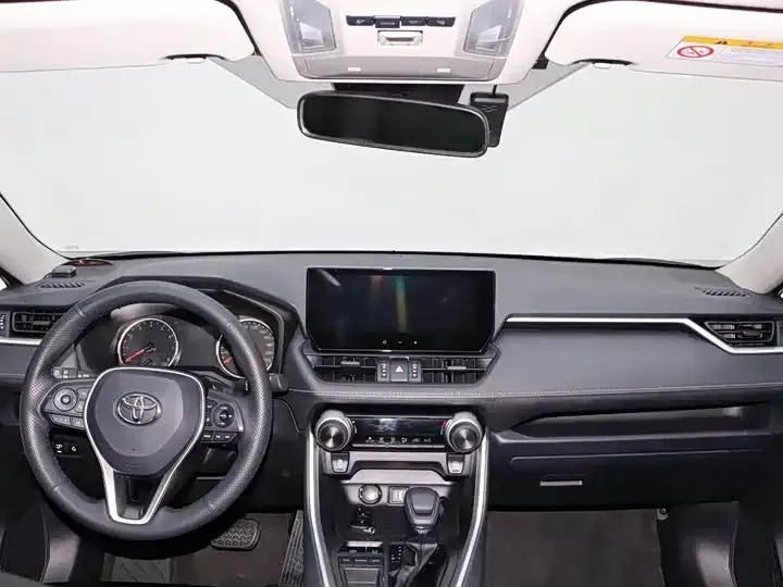 Toyota RAV4 — фото 9