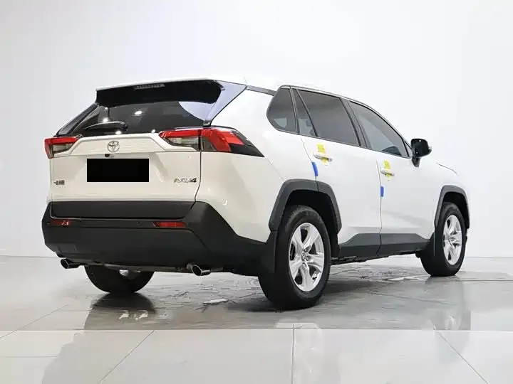 Toyota RAV4 — фото 6