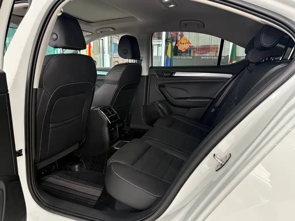 Skoda Superb — фото 6