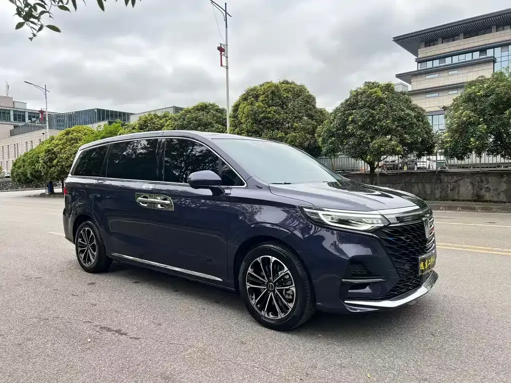 Roewe iMAX8 — фото 6