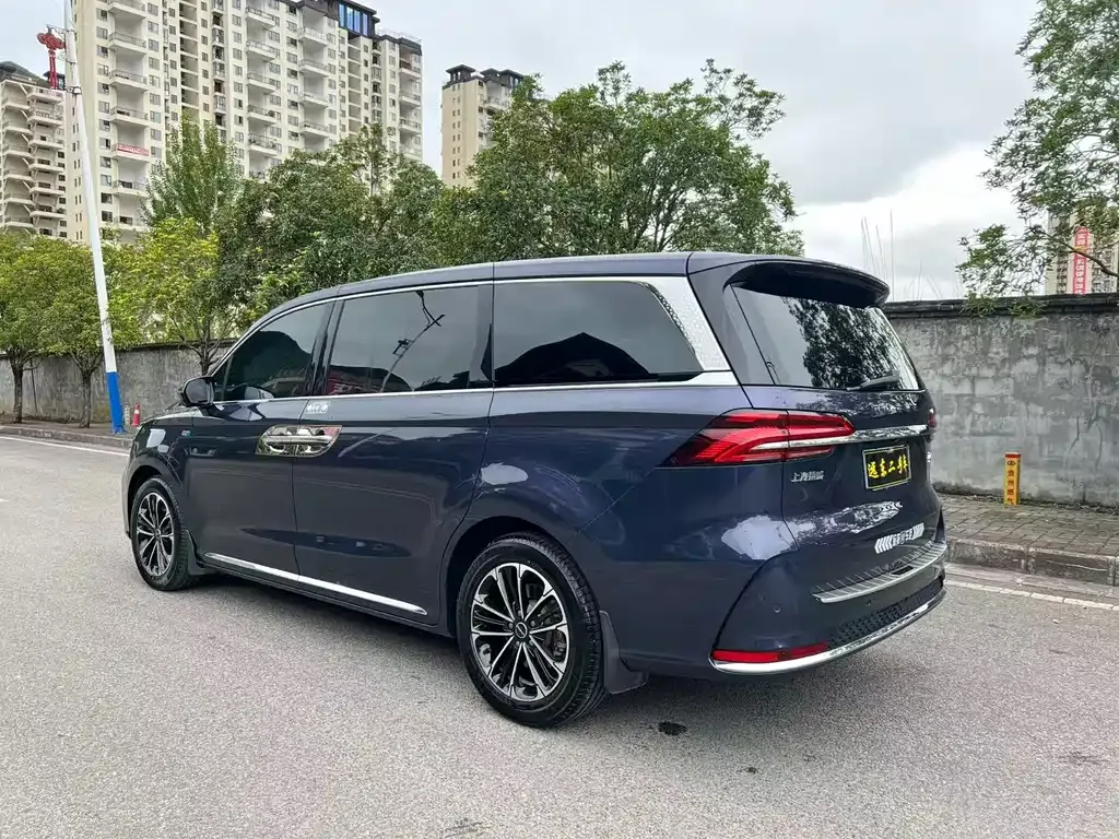 Roewe iMAX8 — фото 9