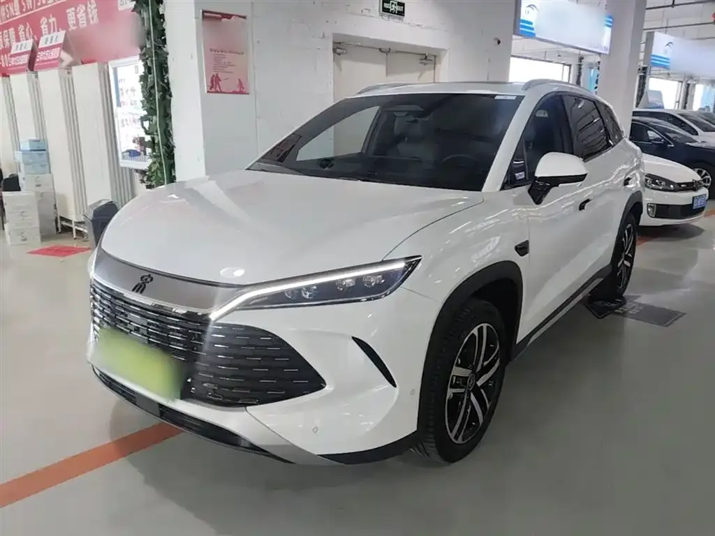 BYD L DM-i — фото 1