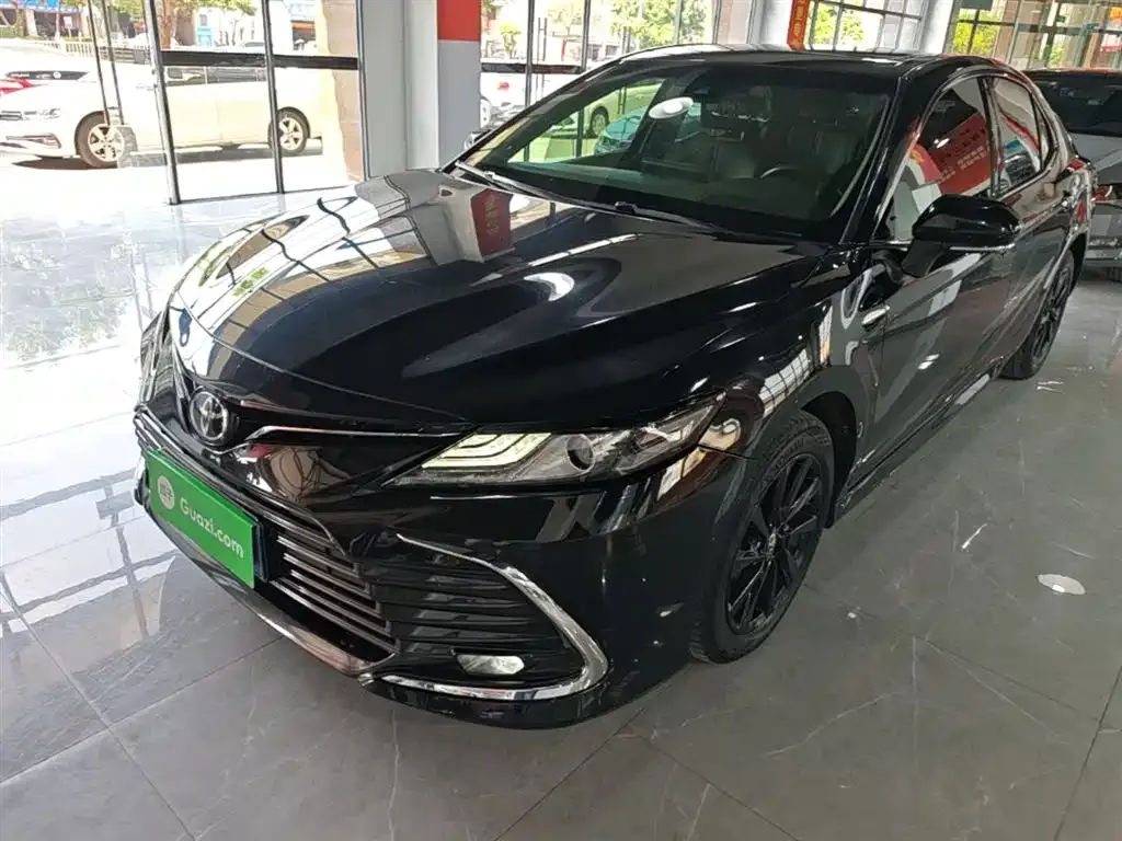Toyota Camry — фото 4