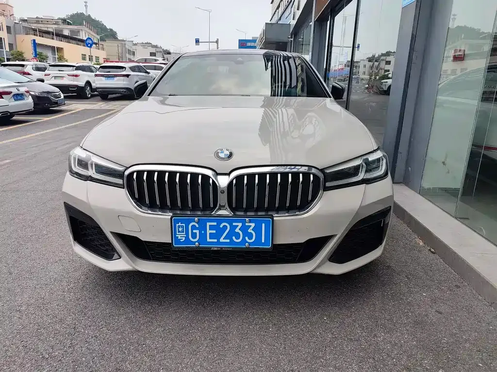 BMW 5 Series — фото 10