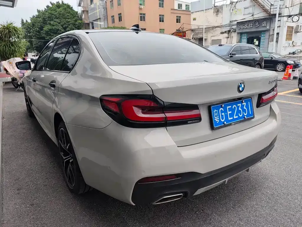 BMW 5 Series — фото 5