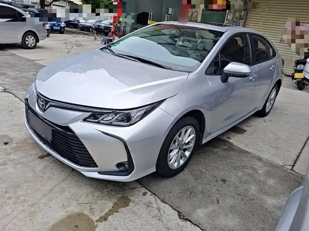Toyota Corolla — фото 10
