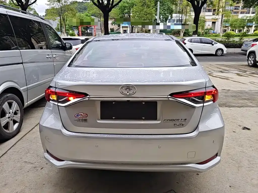 Toyota Corolla — фото 9