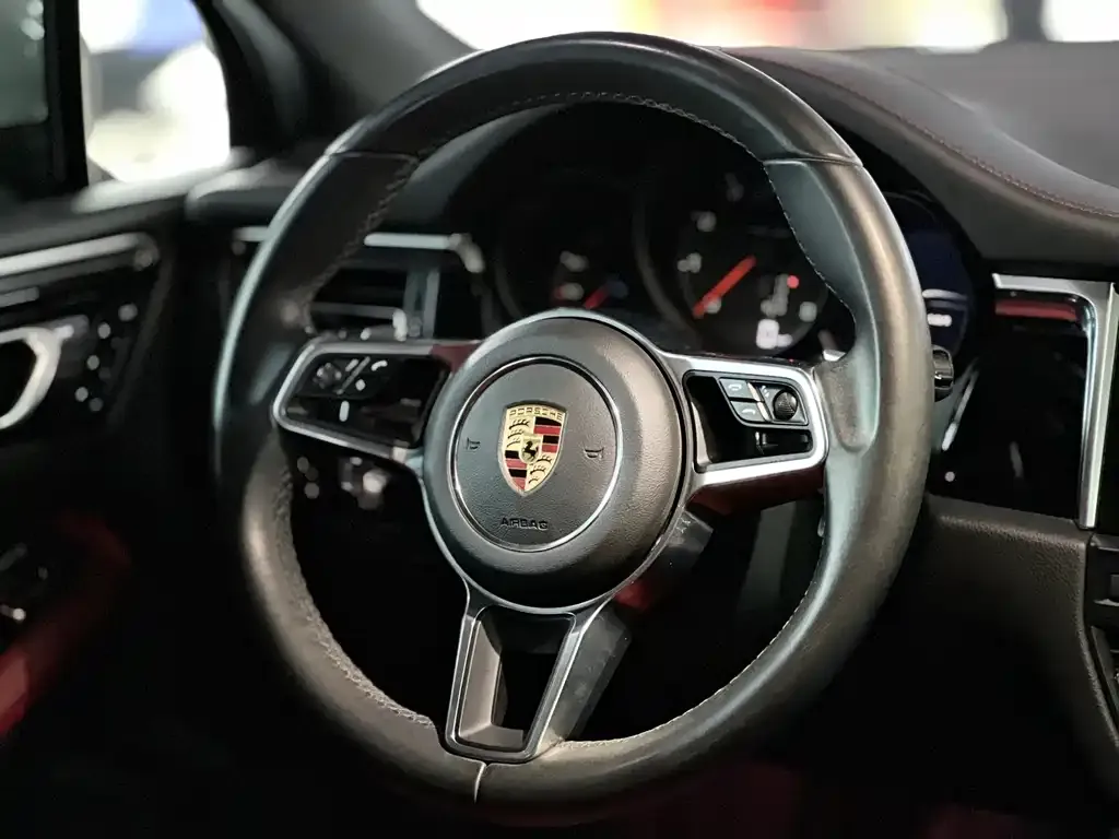 Porsche Macan — фото 3