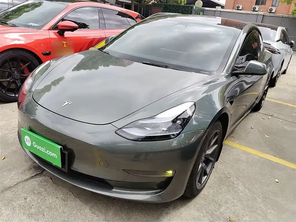 Tesla Model 3 — фото 1