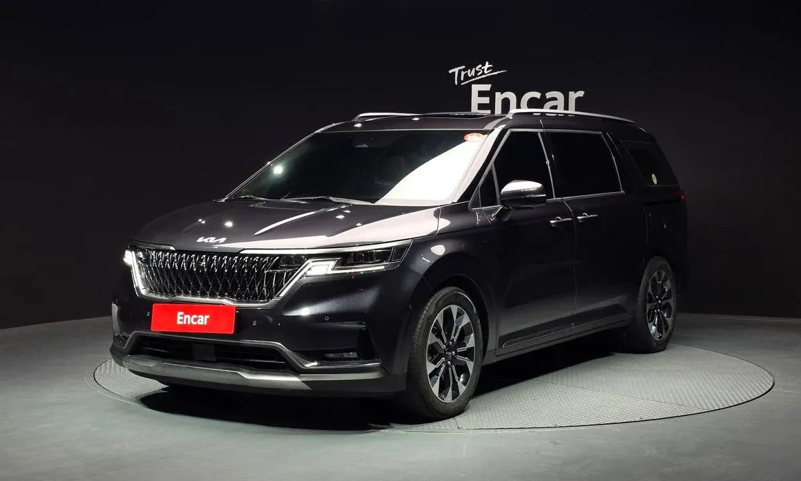 Kia Carnival — фото 1