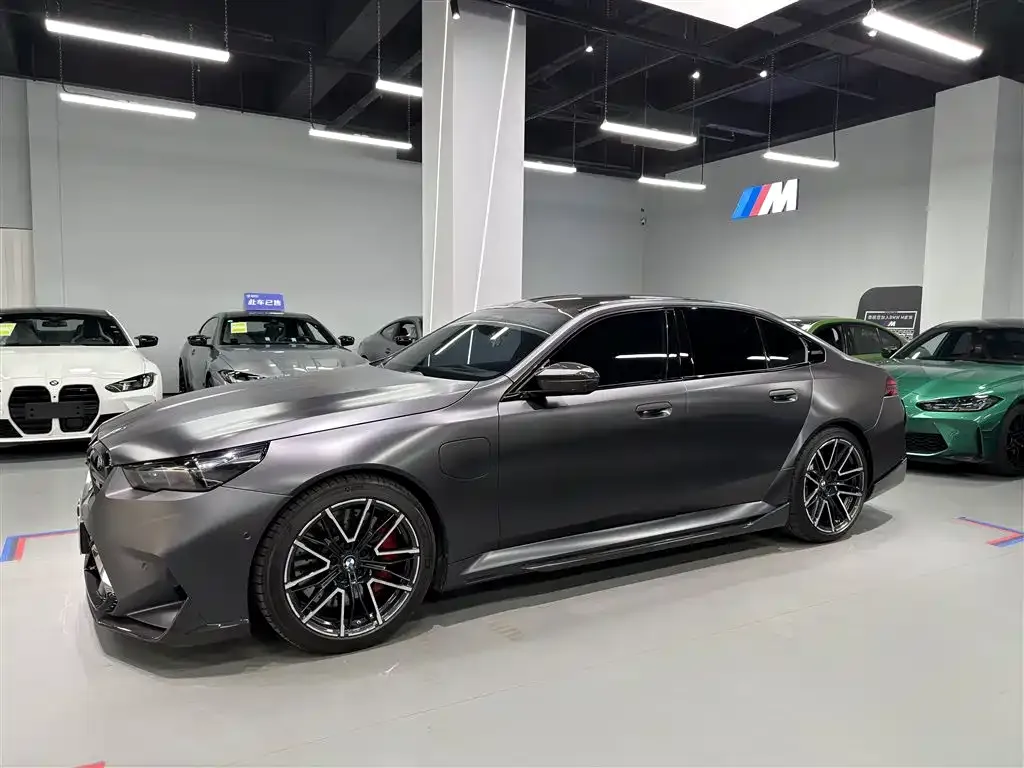 BMW M5 New Energy — фото 3
