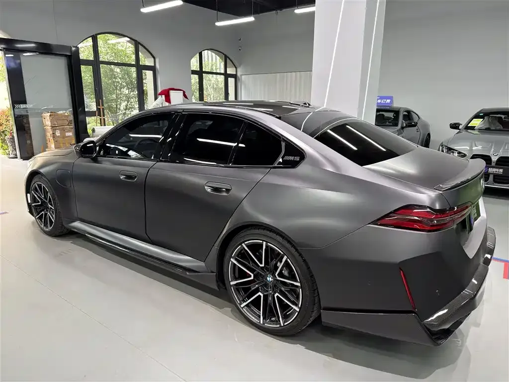 BMW M5 New Energy — фото 10