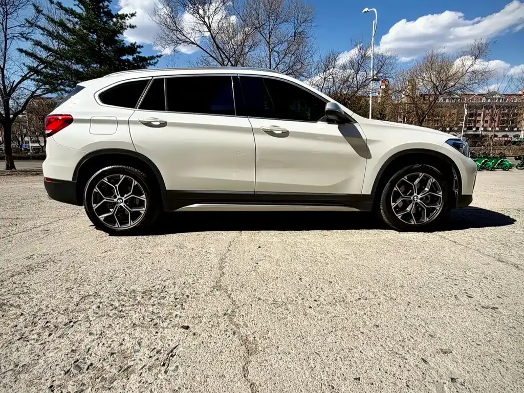 BMW X1 — фото 8