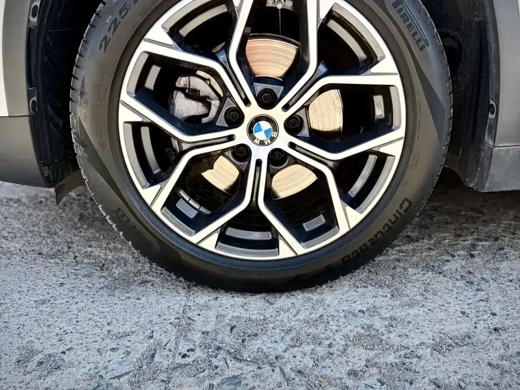 BMW X1 — фото 10