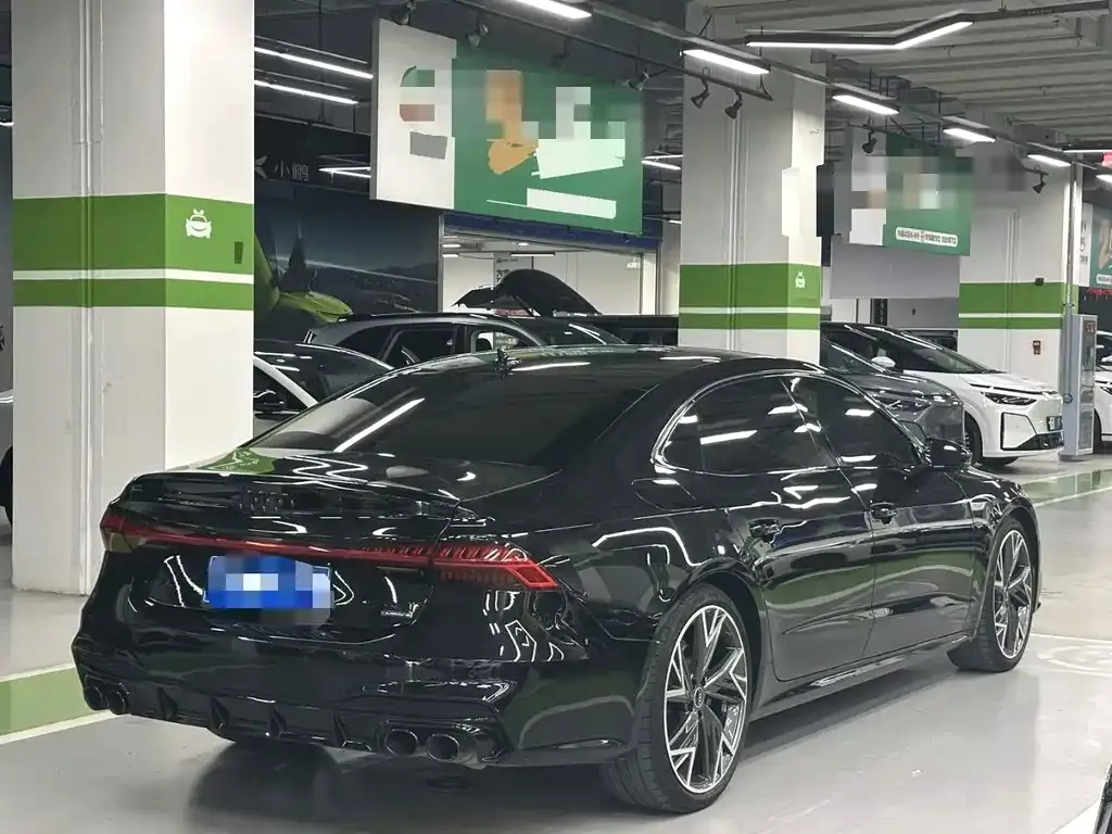 Audi A7L — фото 6