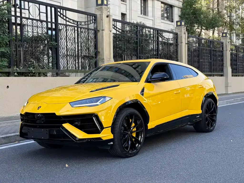 Lamborghini Urus — фото 1