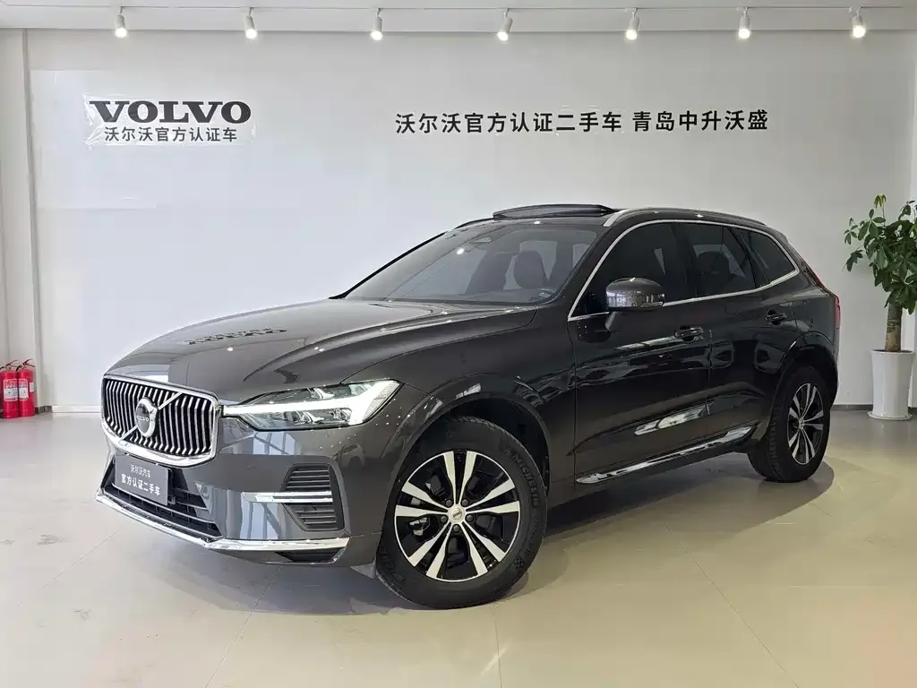 Volvo XC60 — фото 1