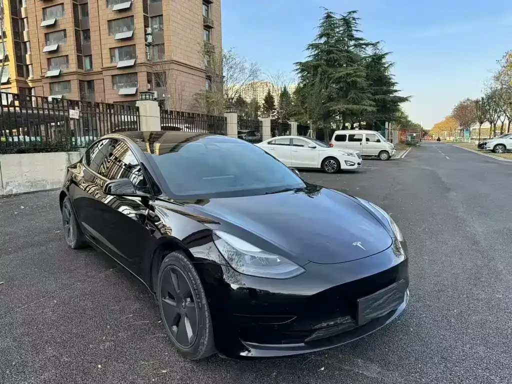 Tesla Model 3 — фото 5