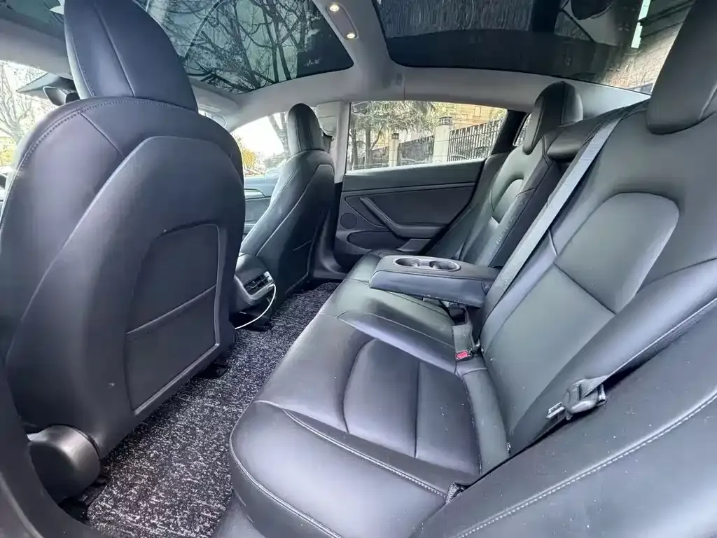 Tesla Model 3 — фото 2