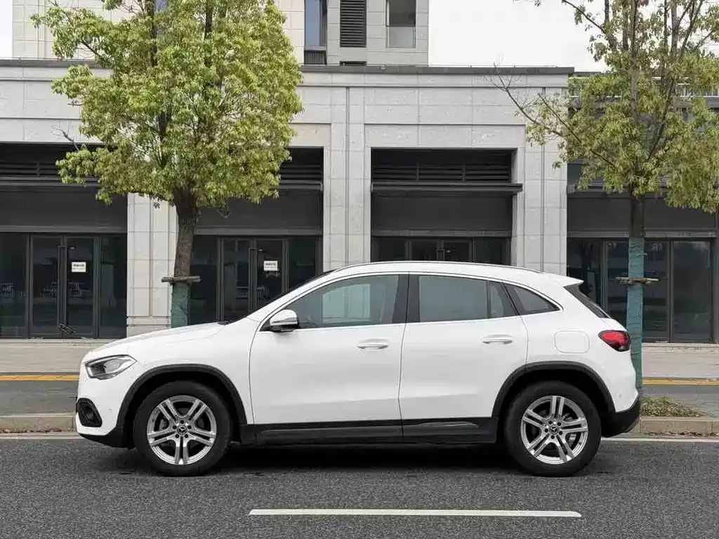 Mercedes-Benz GLA — фото 9