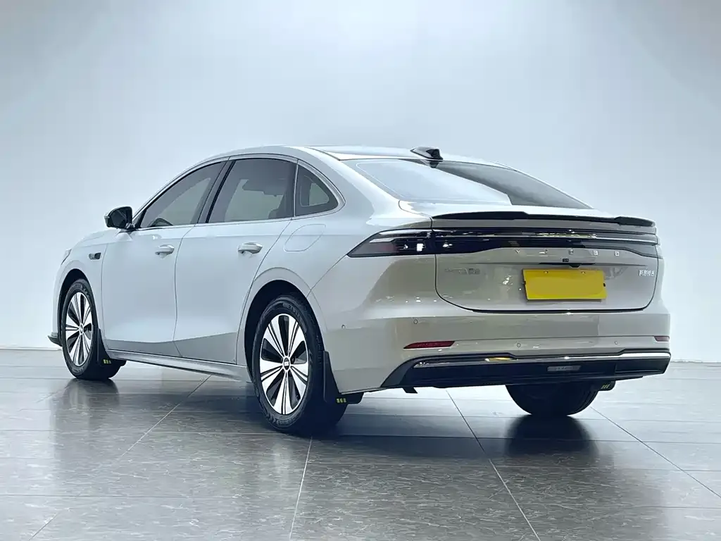 Geely Galaxy A7 — фото 10
