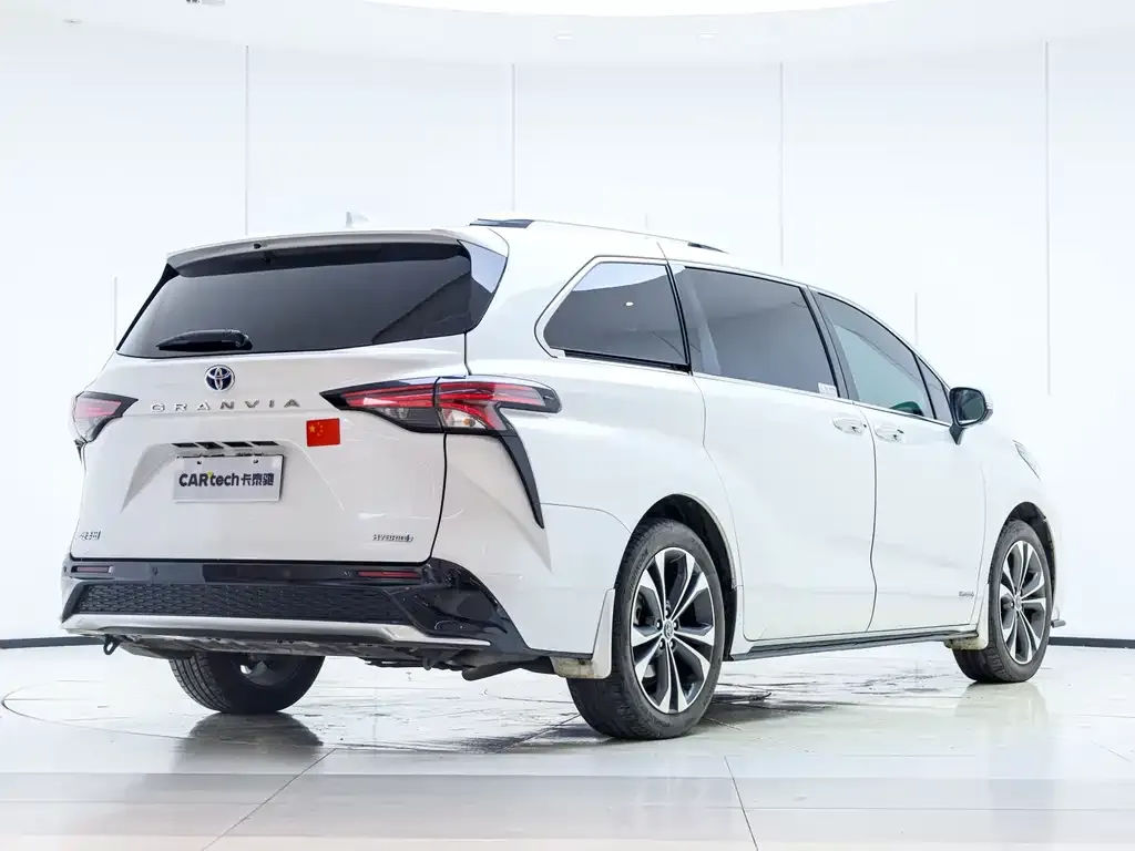 Toyota Granvia — фото 9