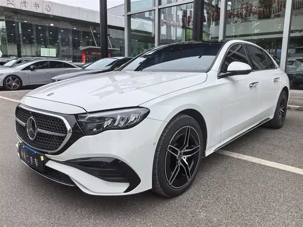 Mercedes-Benz E-Class — фото 4