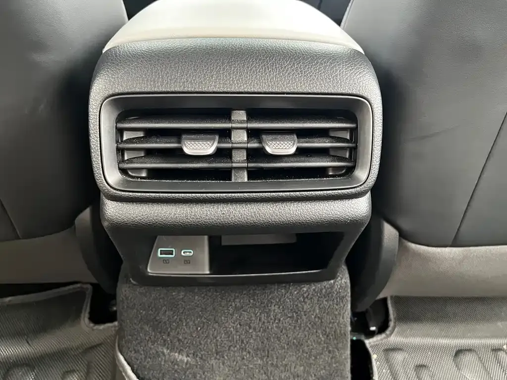 BYD Seal 05 DM-i — фото 4
