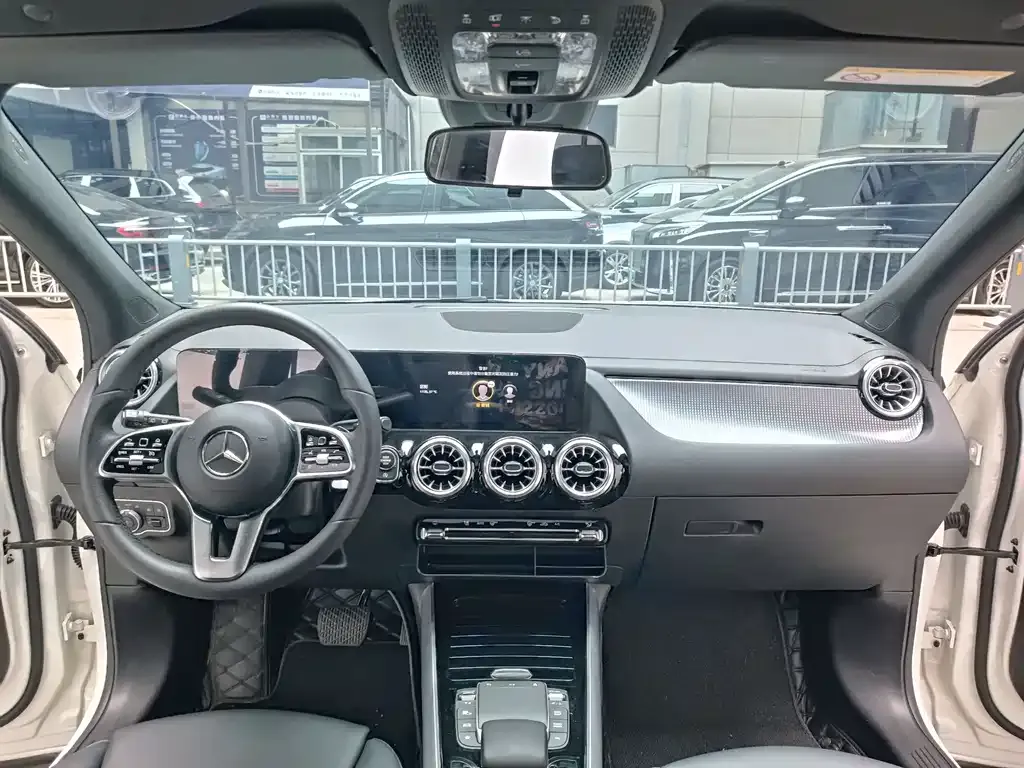 Mercedes-Benz GLA — фото 9