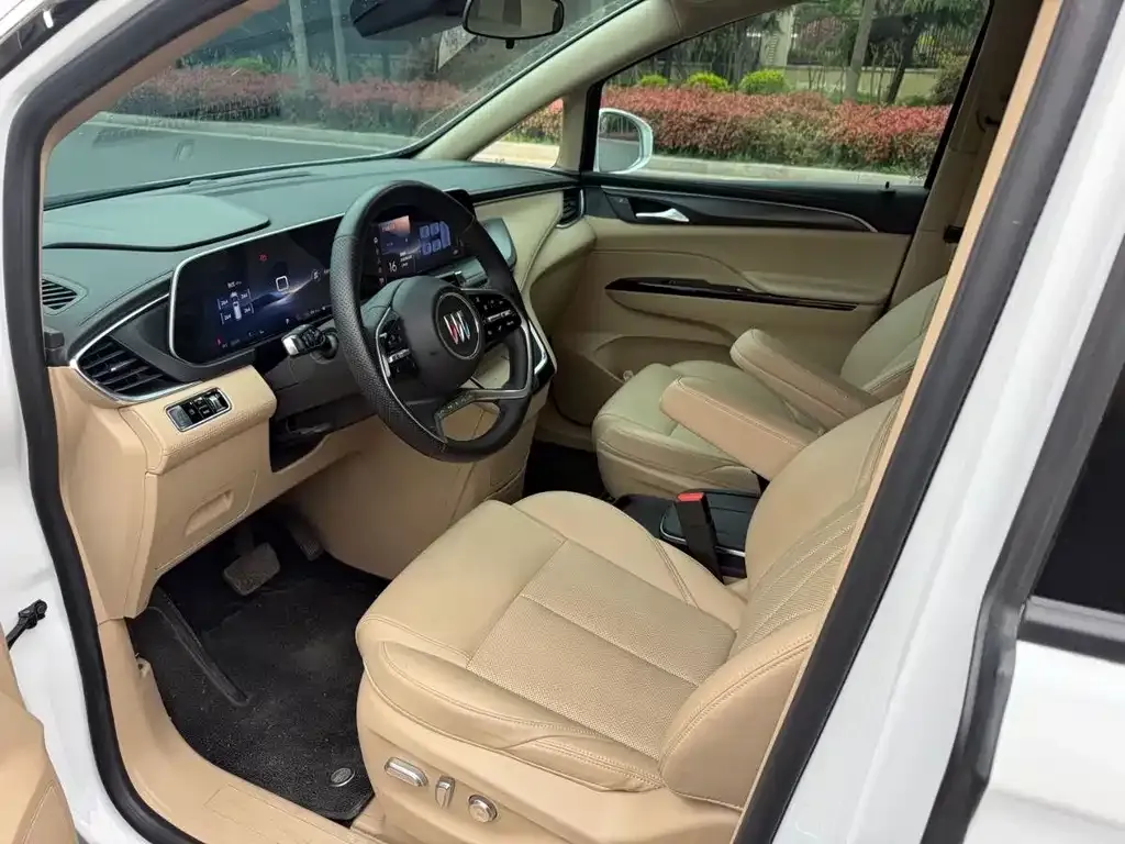 Buick GL8 Hybrid — фото 8