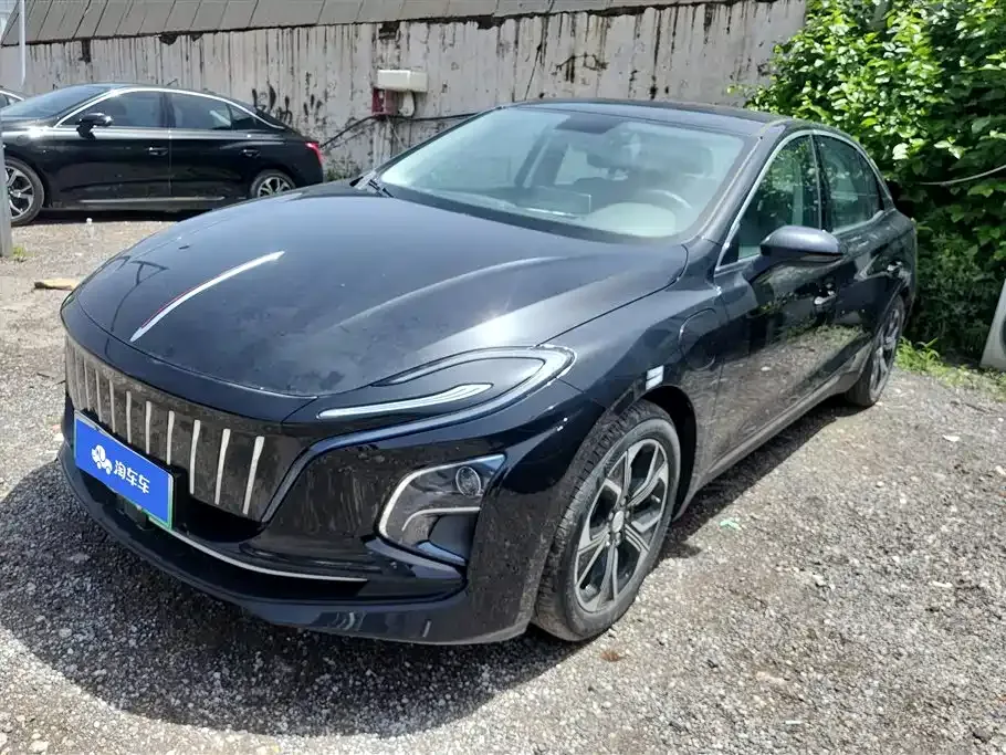 Hongqi E-QM5 — фото 1