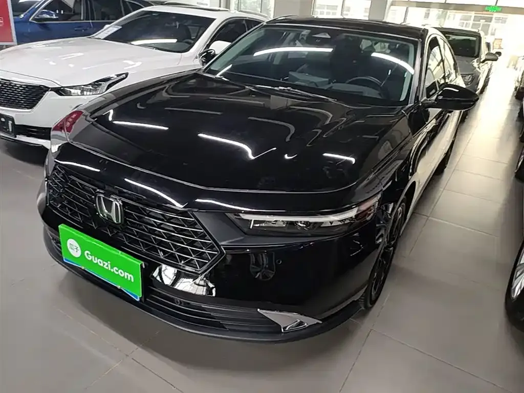 Honda Accord — фото 1