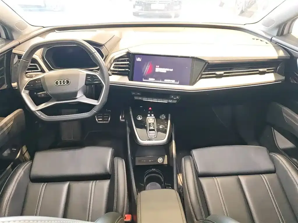 Audi Q4 e-tron — фото 10