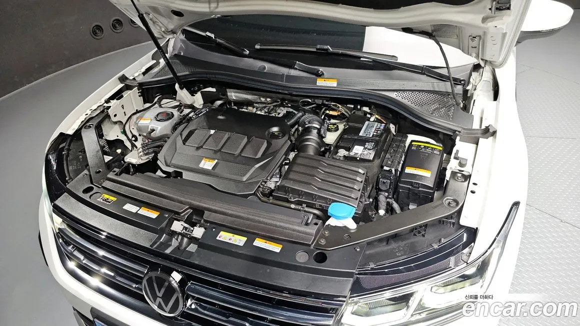 Volkswagen Tiguan — фото 9