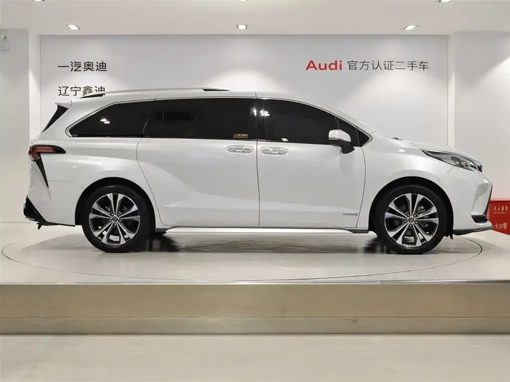 Toyota Granvia — фото 4