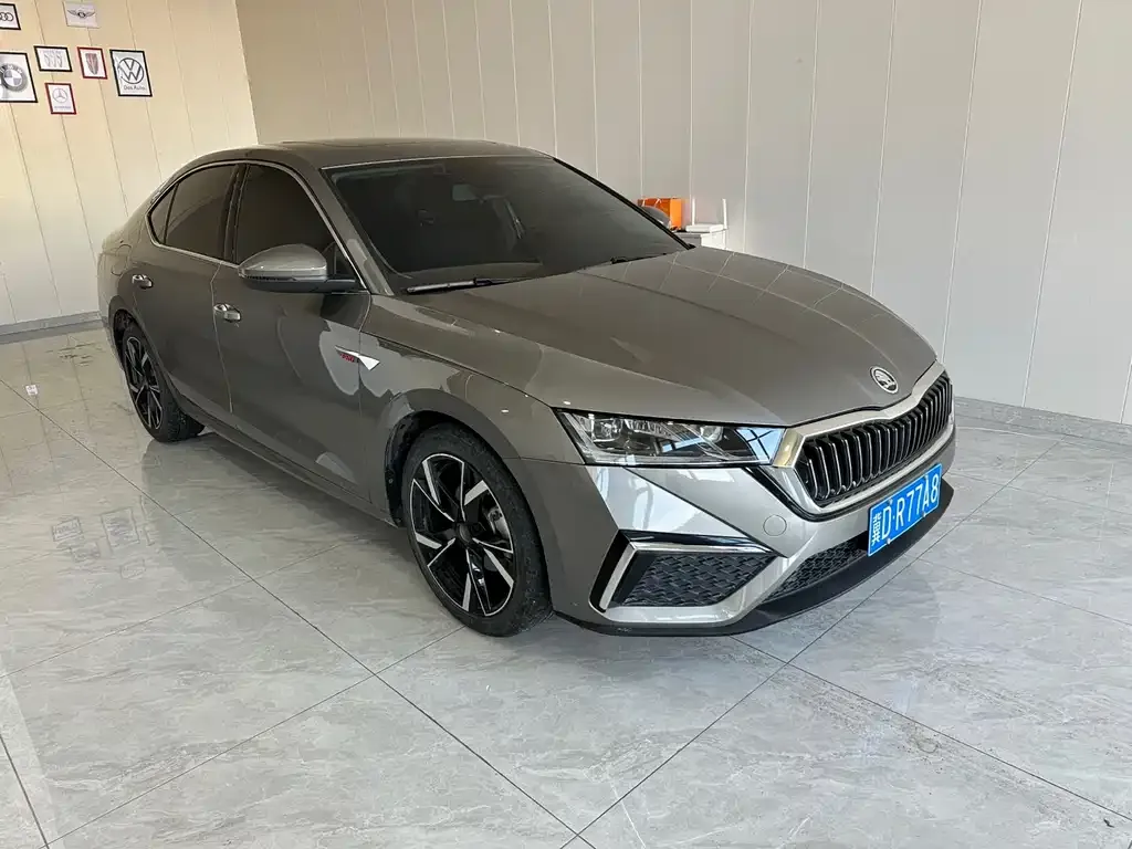 Skoda Octavia — фото 7