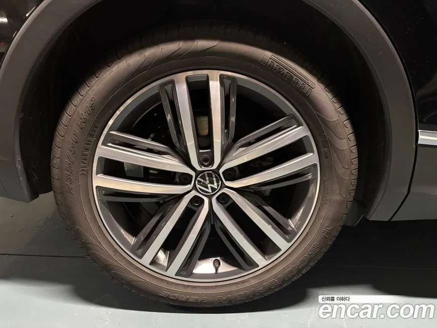 Volkswagen Tiguan — фото 7