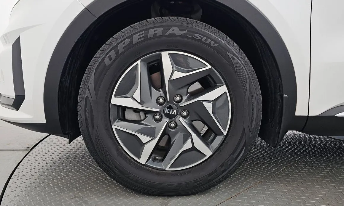 Kia Sorento — фото 9