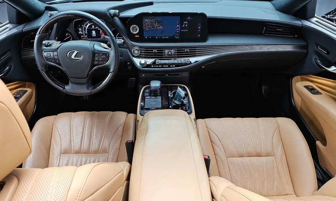 Lexus LS — фото 10