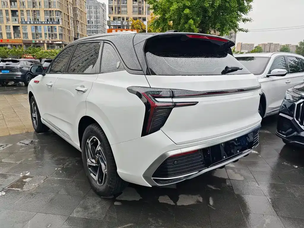 Hongqi HS3 — фото 6