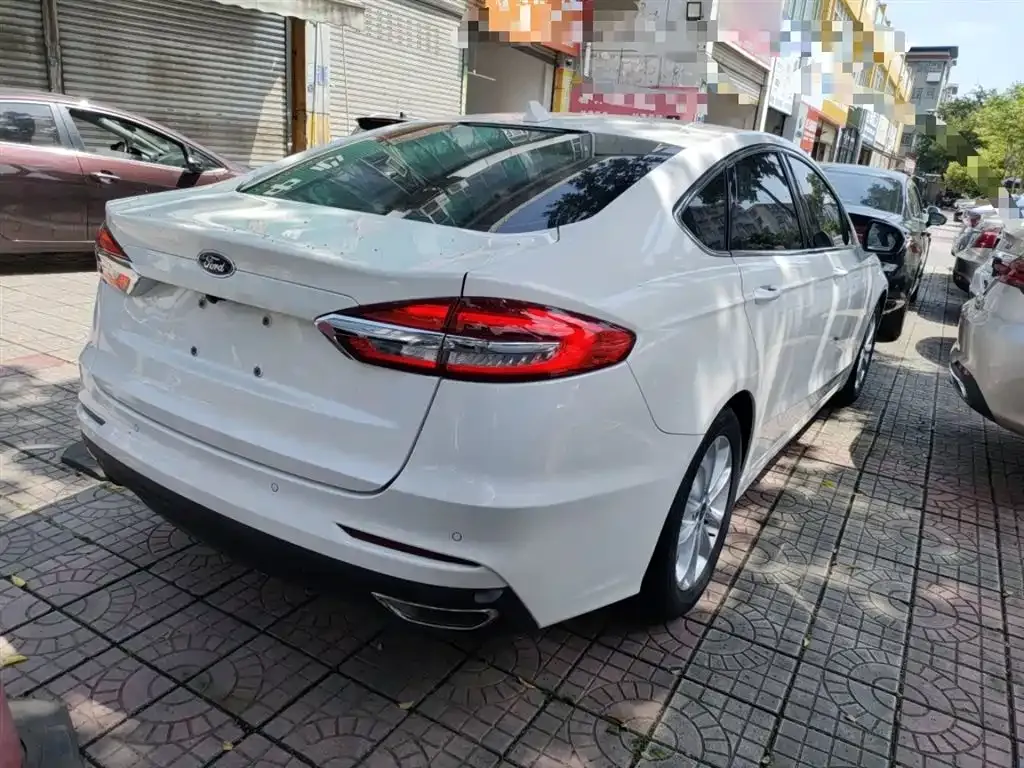 Ford Mondeo — фото 10