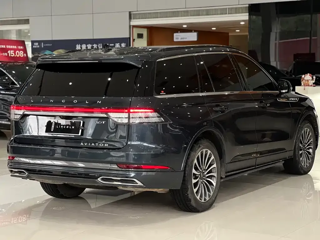 Lincoln Aviator — фото 9