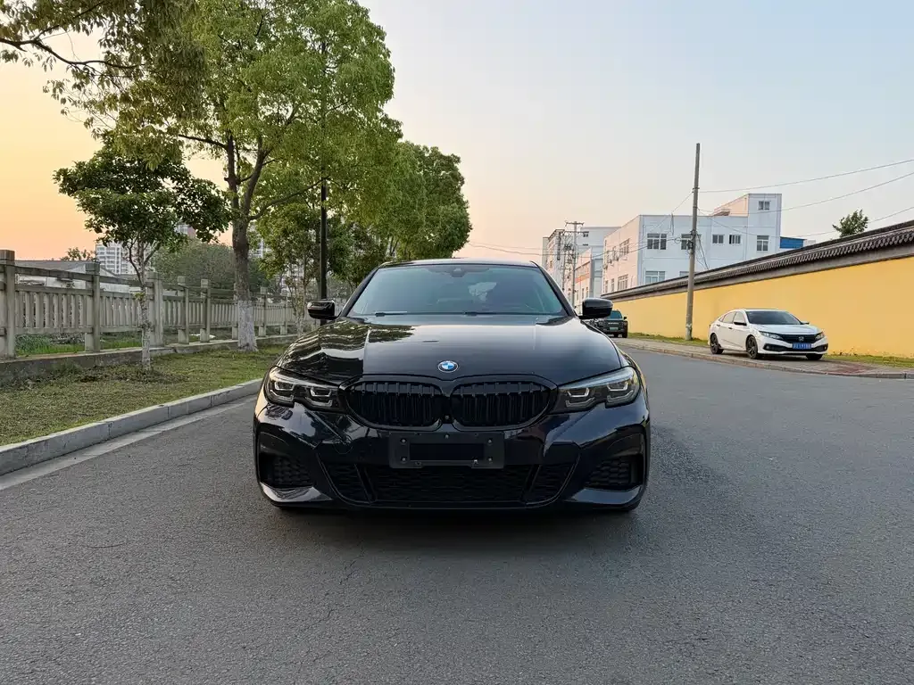 BMW 3 Series — фото 1