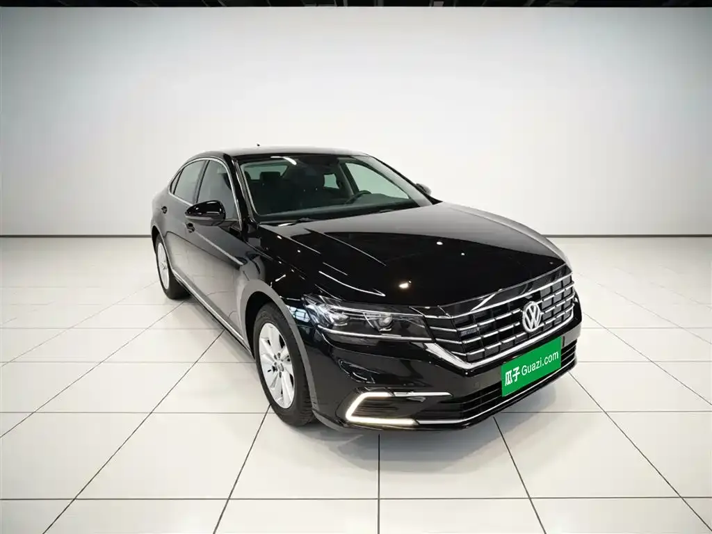 Volkswagen Passat New Energy — фото 2