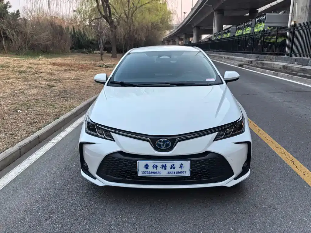 Toyota Corolla — фото 3