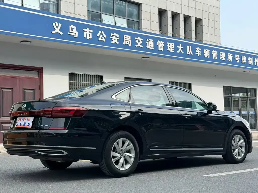 Volkswagen Passat — фото 8