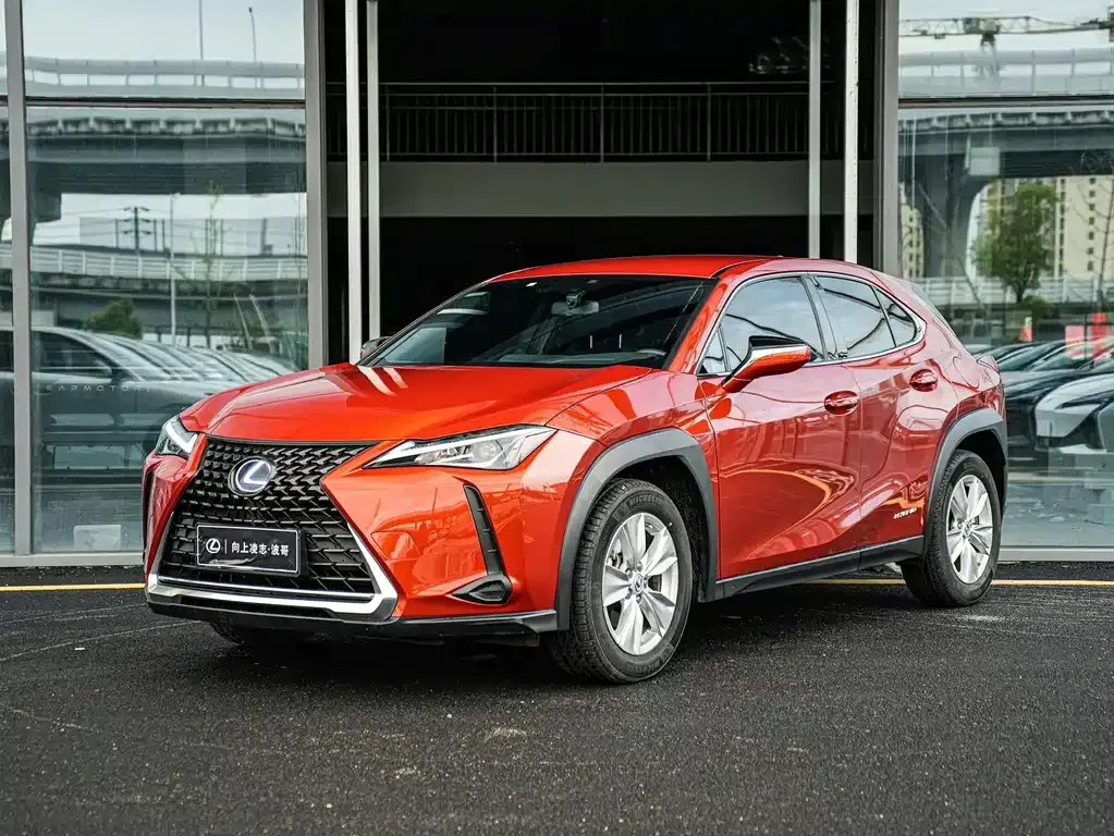 Lexus UX — фото 1