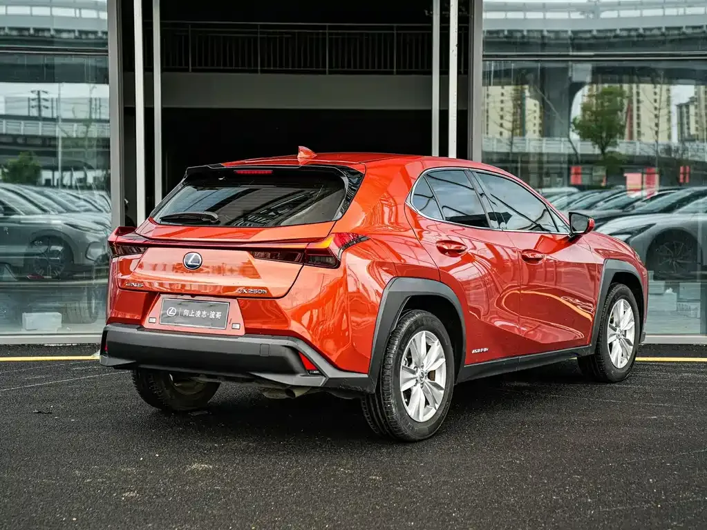 Lexus UX — фото 9